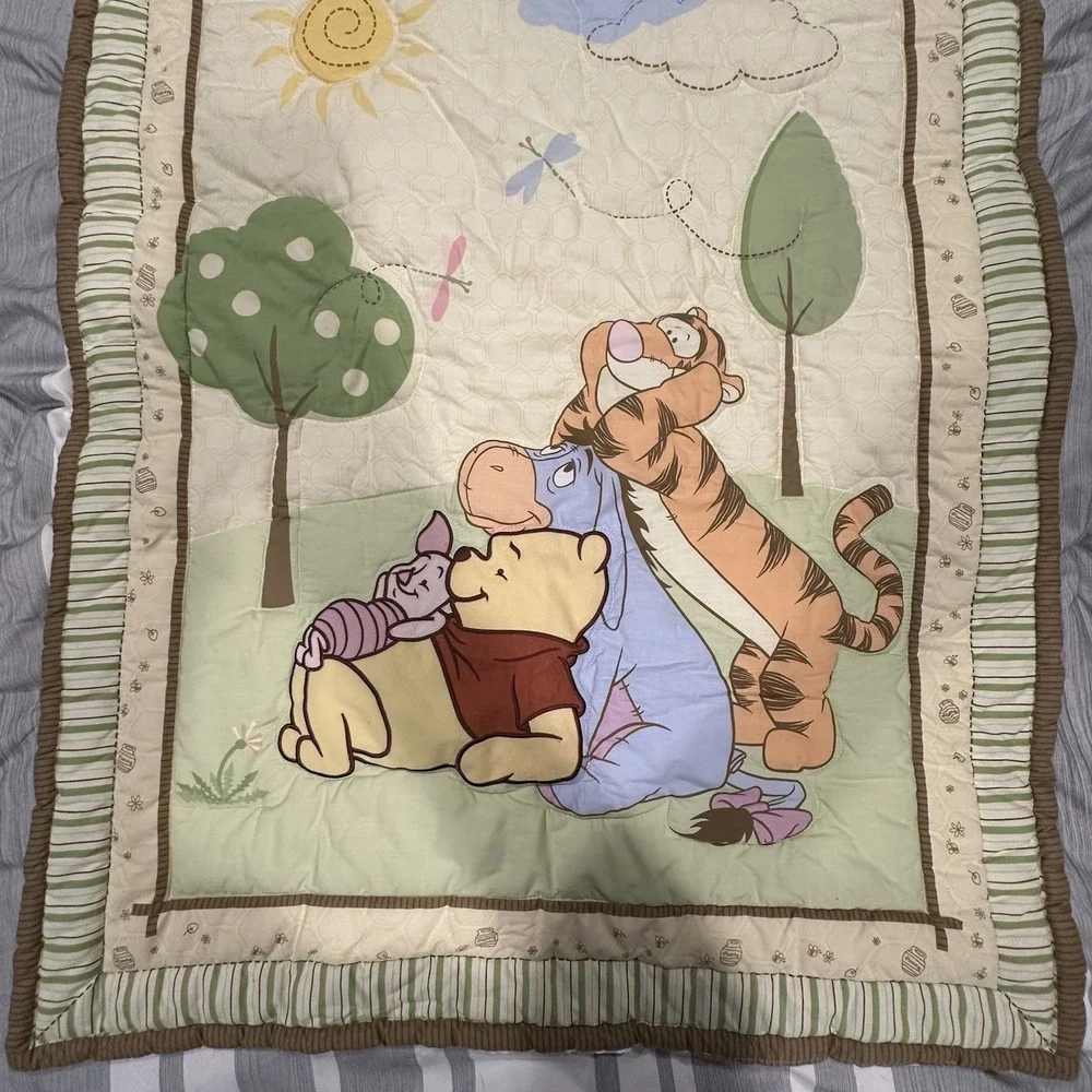 Winnie the Pooh Tigger Piglet Eeyore Baby Quilt Blanket Comforter Puff Crib